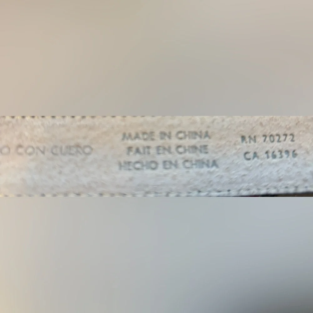 Liz Claiborne Bonded Leather Navy Sz Small Womens Belt Gold Buckle‎ Style 24212